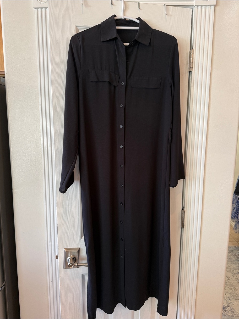 Elegant Black Maxi Shirt Dress - Long Sleeve Button-Front